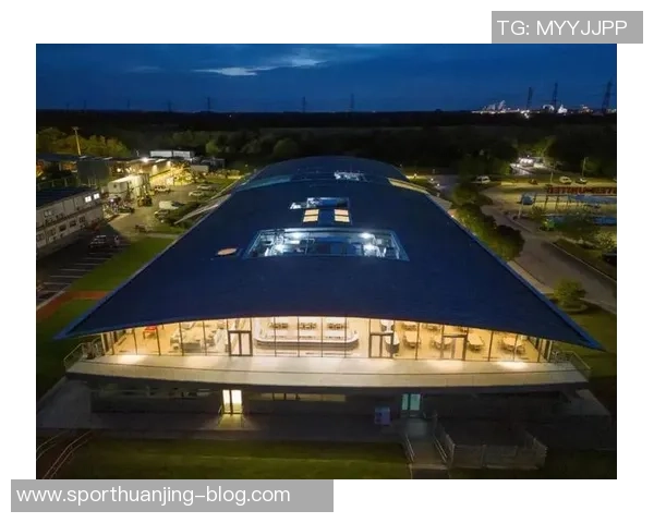 曼联球员因卡灵顿基地翻修后训练时间延长享受更优质的训练环境